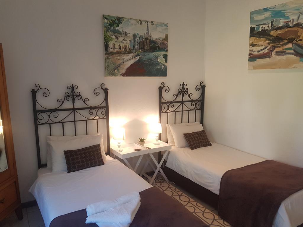 Thulani Guest house
