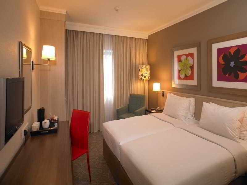 Khách sạn Garden Court Sandton 3*