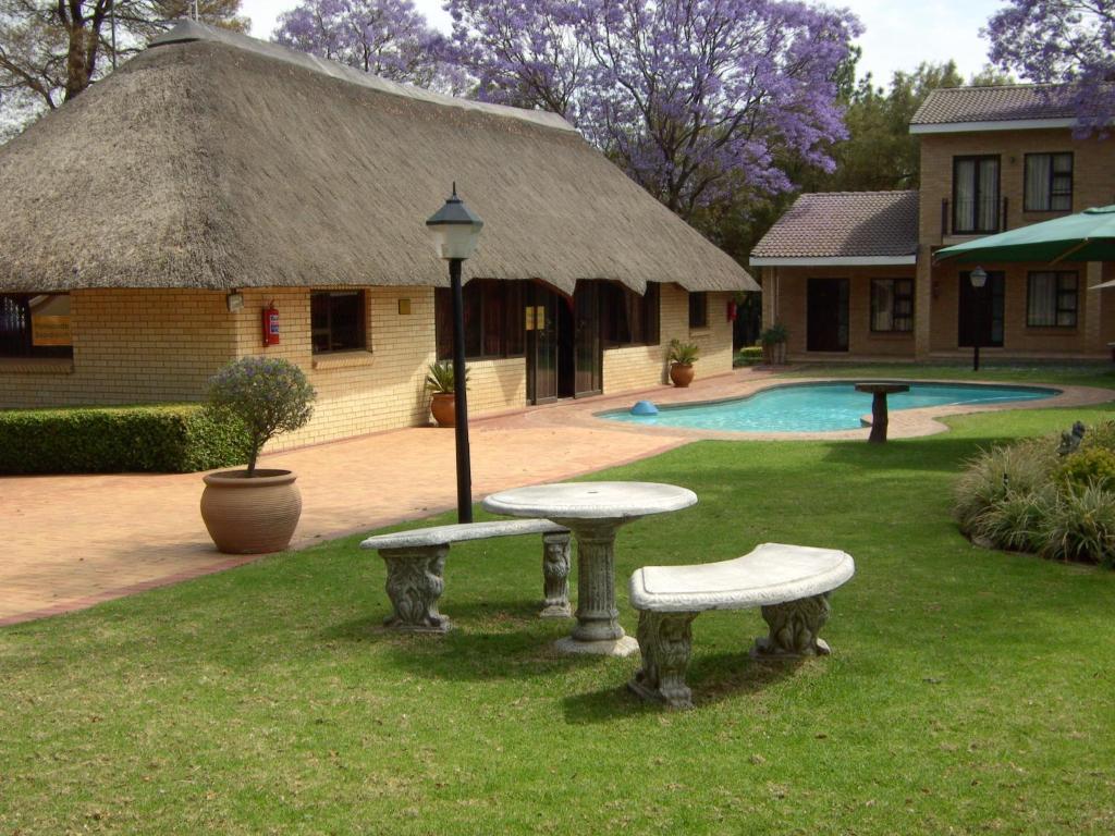 Hoyohoyo Chartwell Hotel Johannesburg