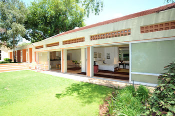 Fifteenon Orange Guest Lodge