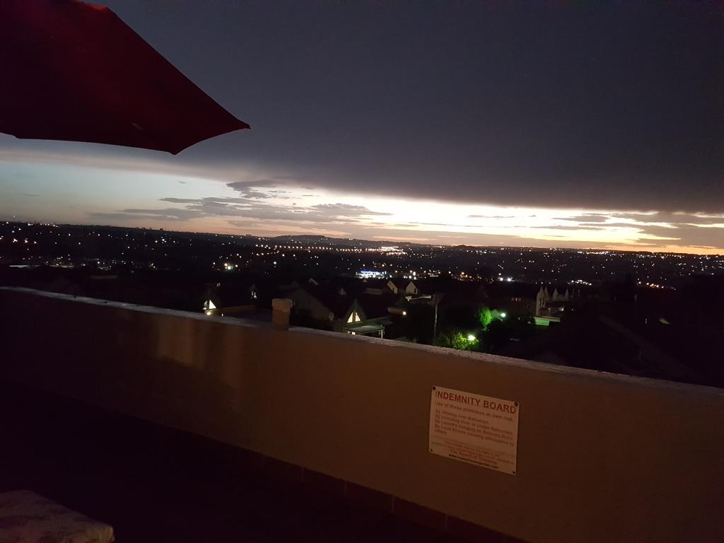 The Royal Princes Garden In Fourways Apartment *