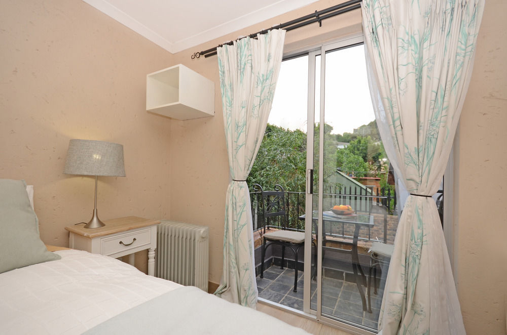 Bed & Breakfast Bnb On 8th Avenue Johannesburg