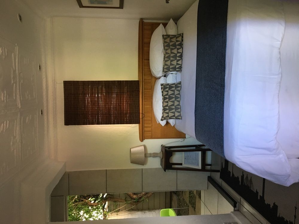 84 On Fourth Guest house