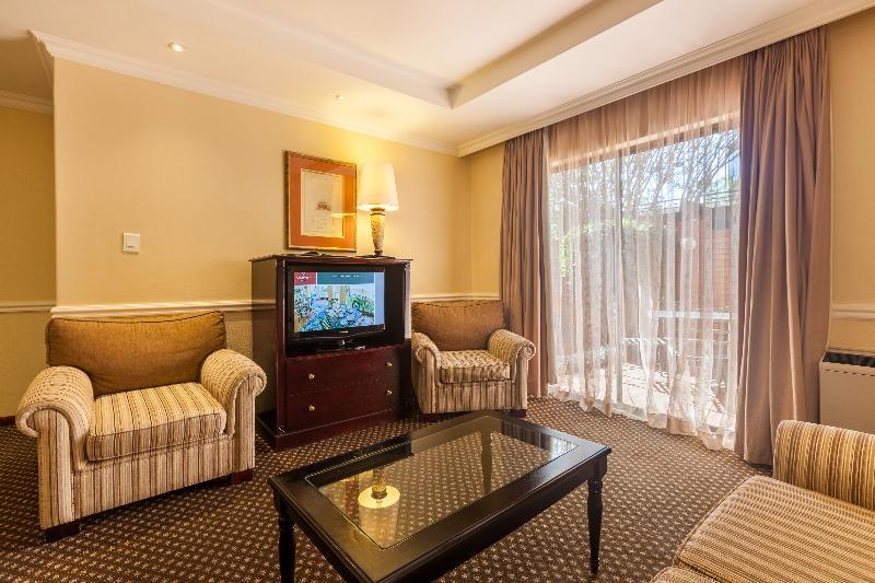 Hotel Courtyard Rosebank 4*
