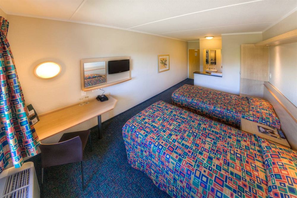 Hotel Road Rivonia