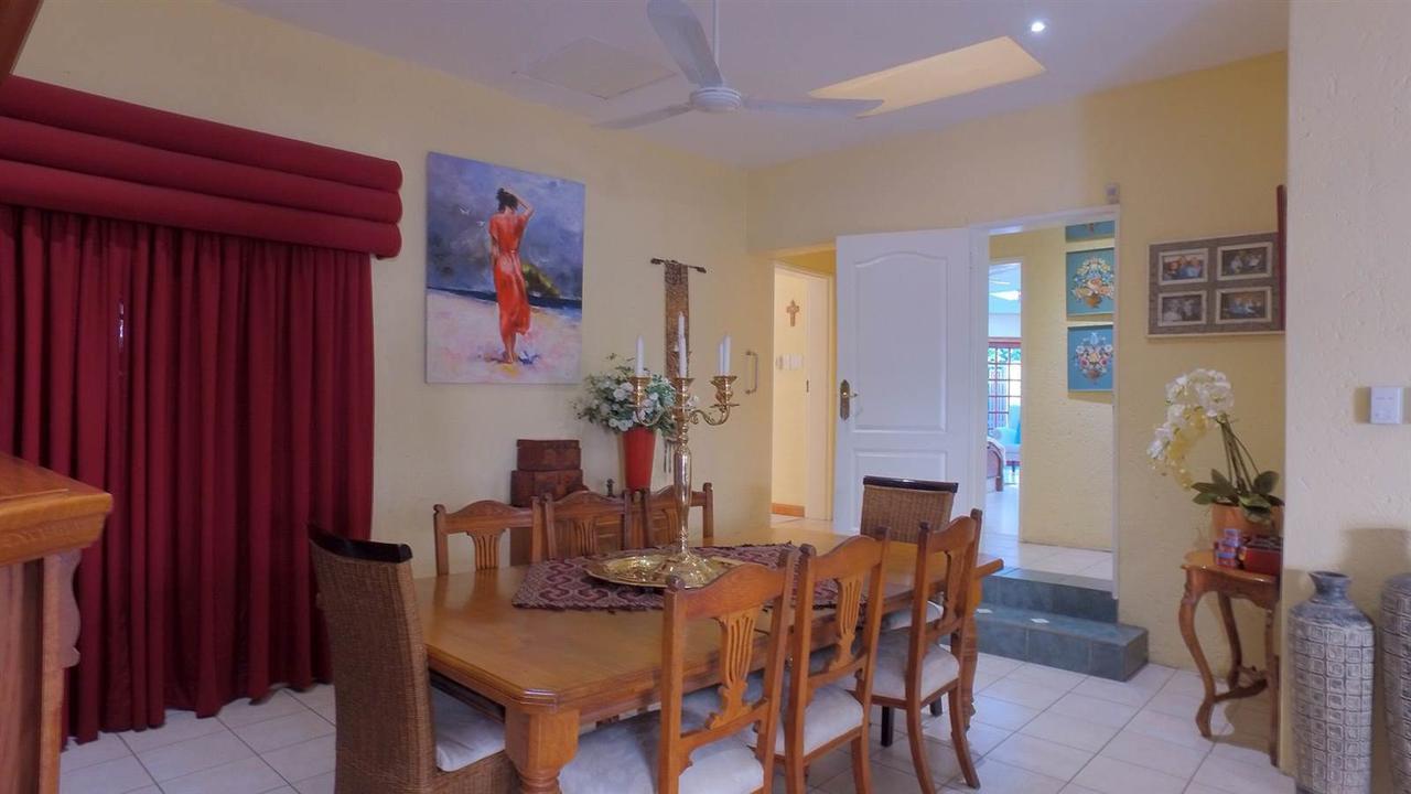 Annabel's Of Bryanston Bed & Breakfast 3*