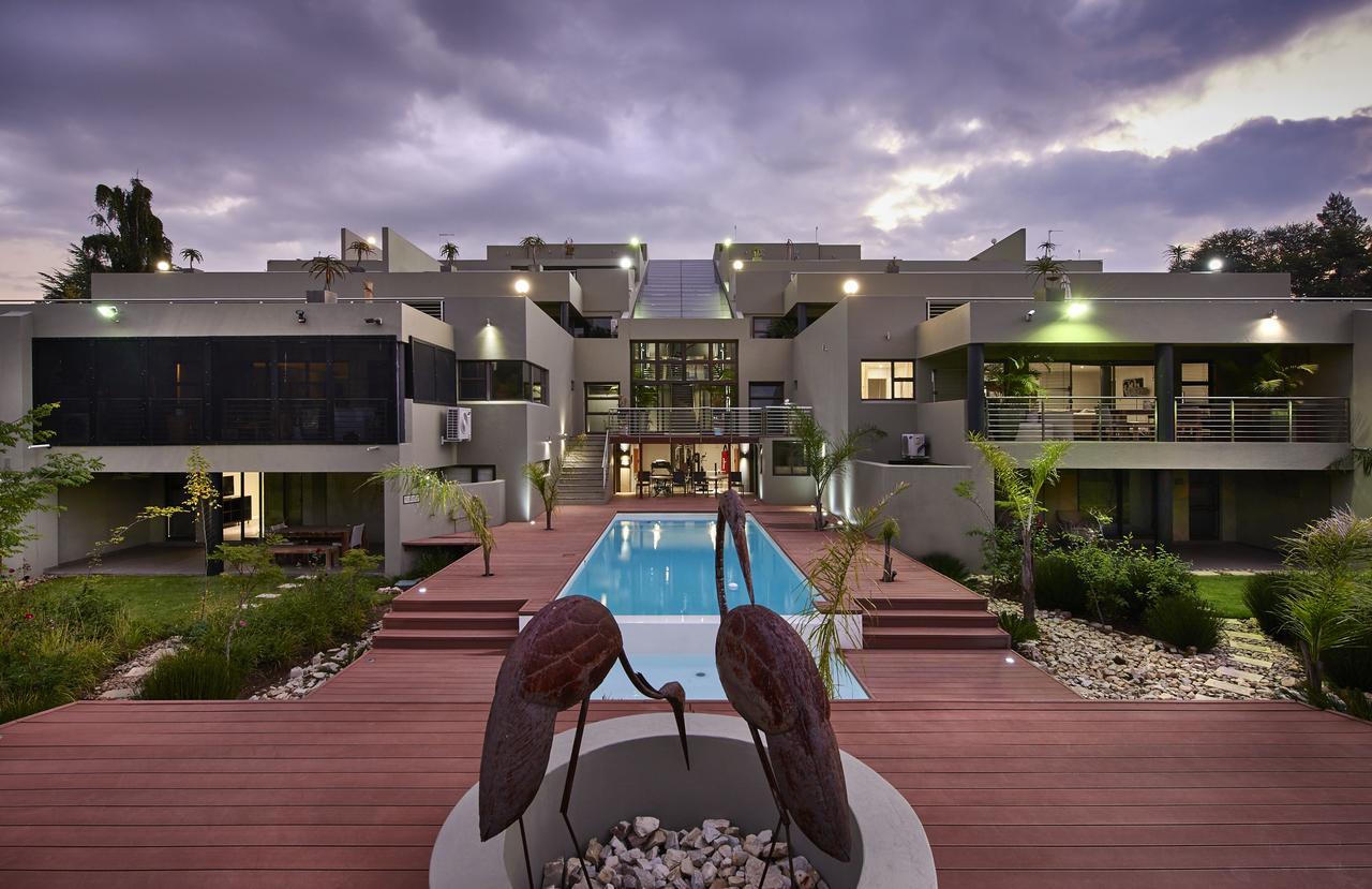 Dynasty Forest Sandown Serviced & Self Catering * Johannesburg
