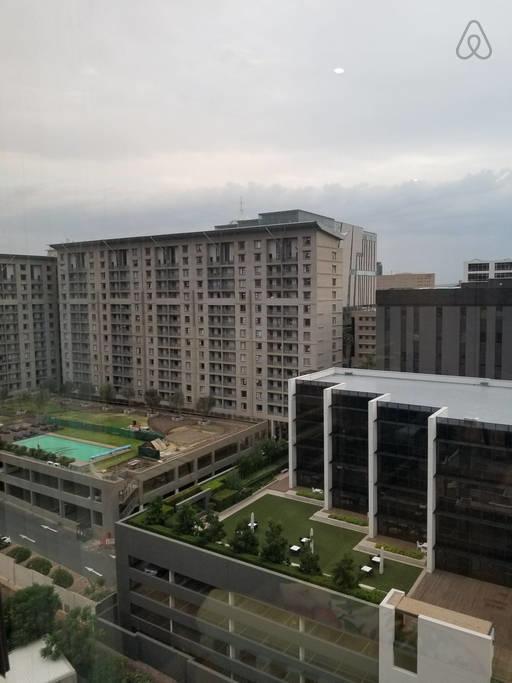 615 Sandton Skye Apartment *