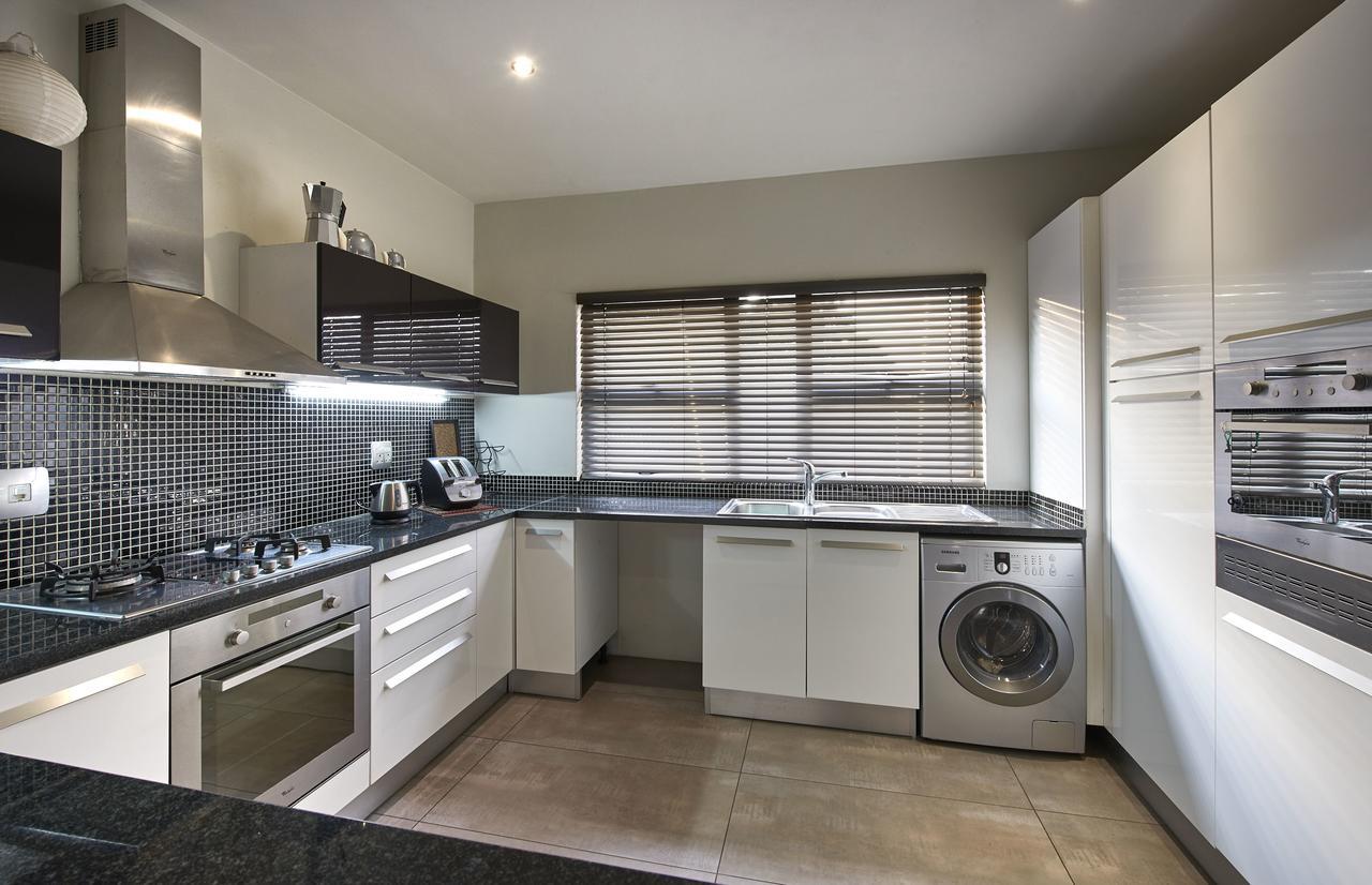 Dynasty Forest Sandown Serviced & Self Catering * Johannesburg