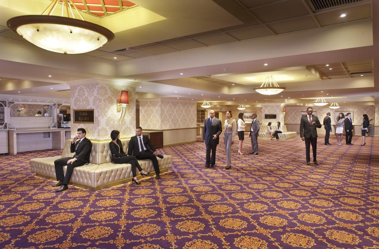 Peermont Metcourt At Emperors Palace Hotel 3*