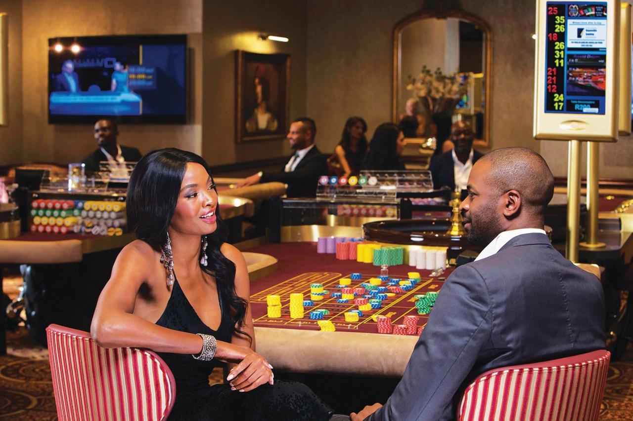 Hotel Peermont Metcourt At Emperors Palace 3*