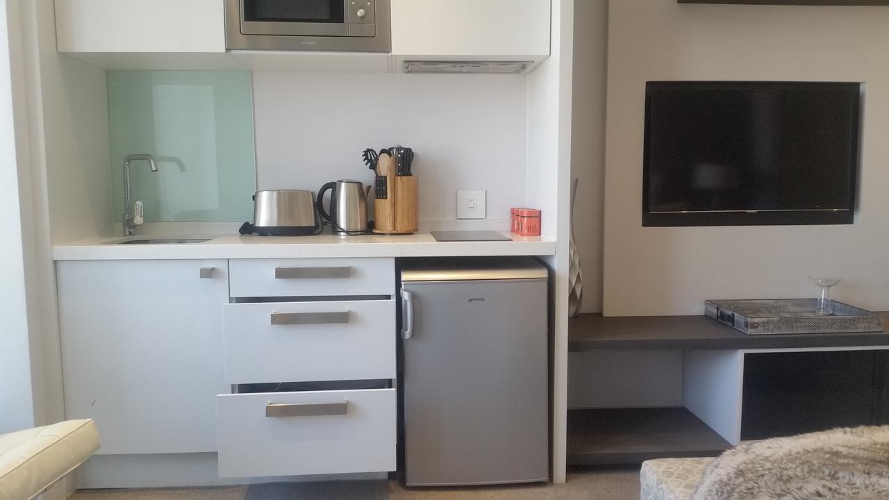 615 Sandton Skye Apartment *