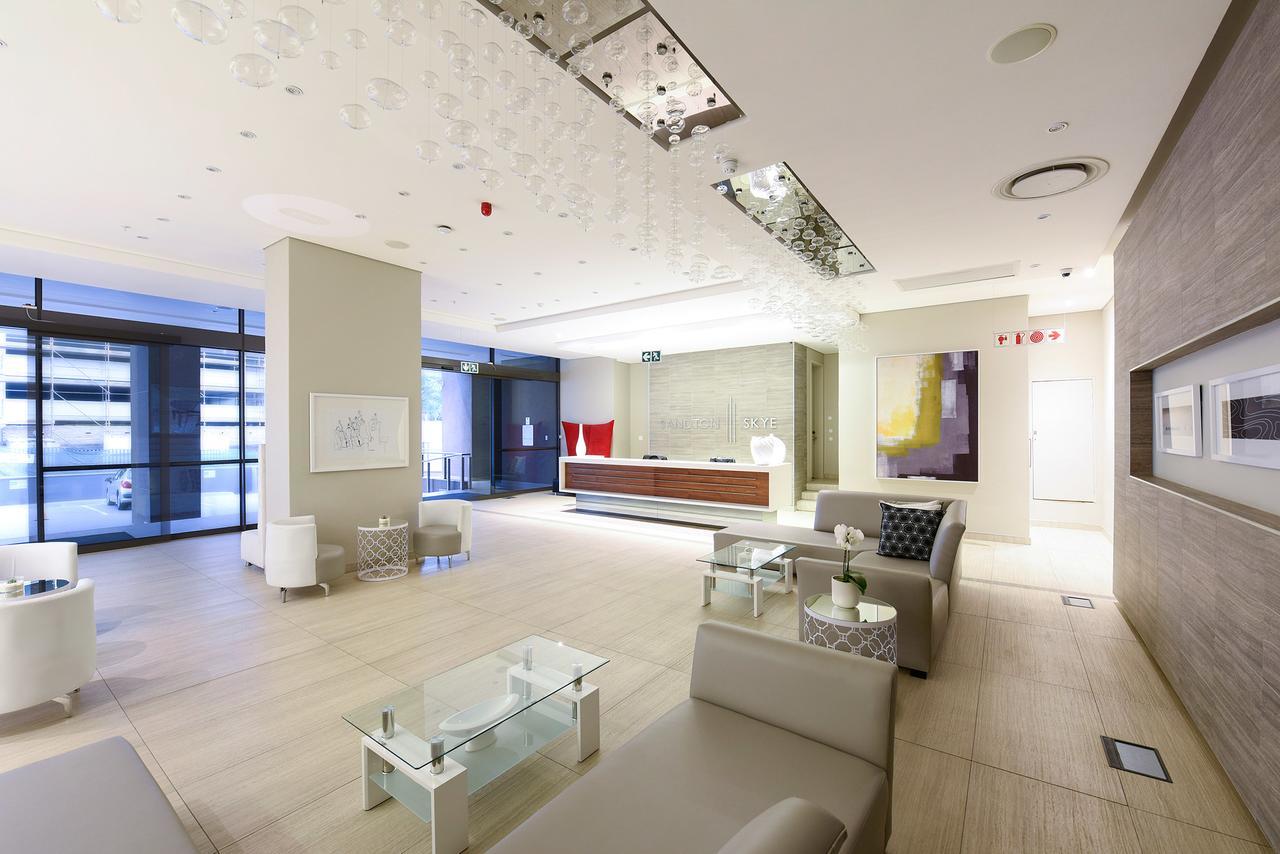 615 Sandton Skye Apartment Johannesburg