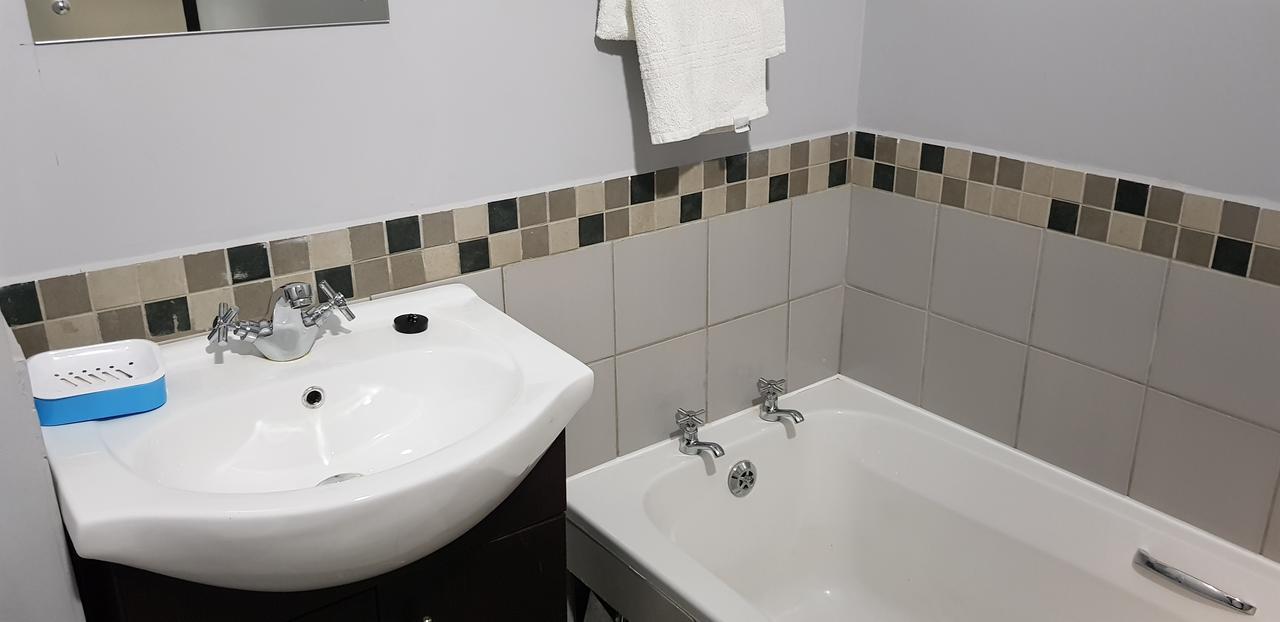 Brownstone Backpackers 3*