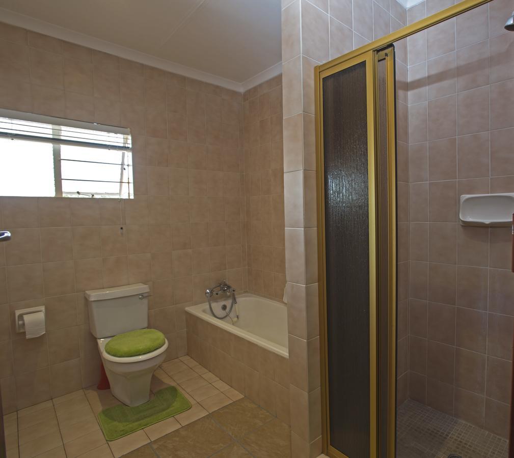 No. 2 Petunia Chalet