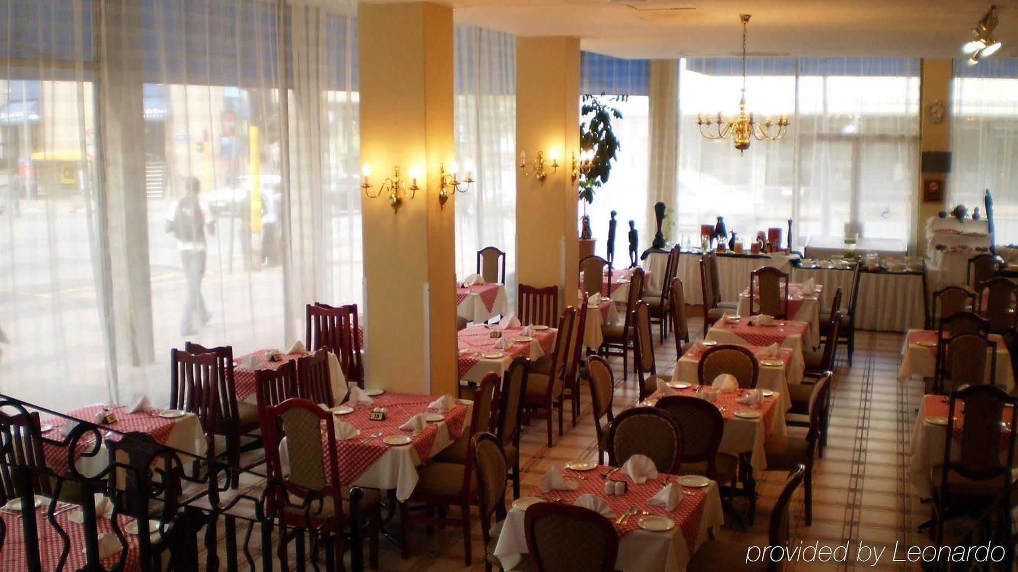 The Devonshire Khách sạn 3*