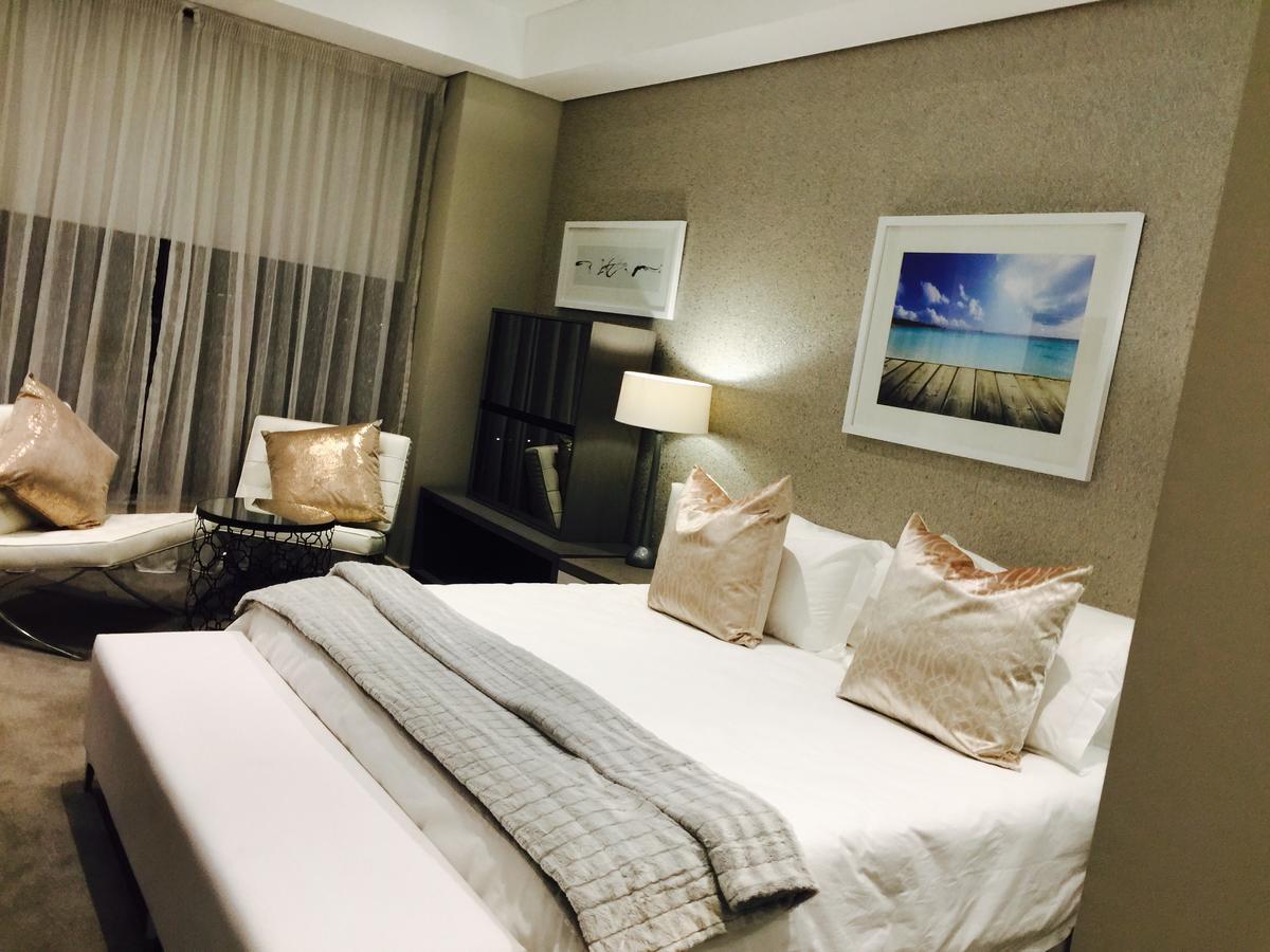 615 Sandton Skye Apartment
