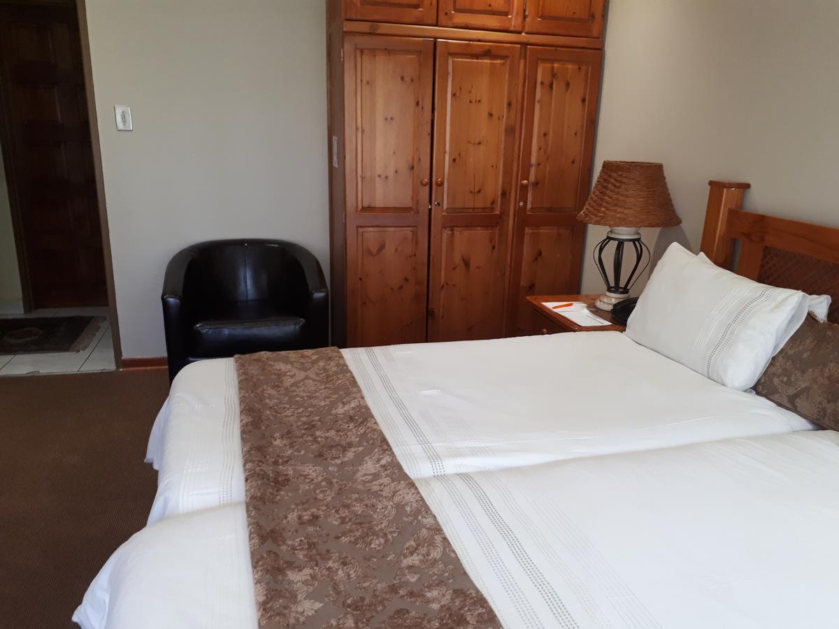 Hoyohoyo Chartwell 4* Johannesburg