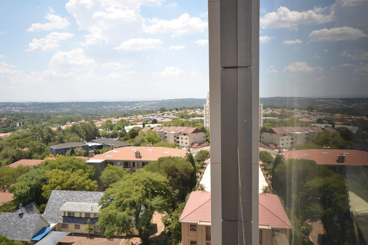 615 Sandton Skye * Johannesburg