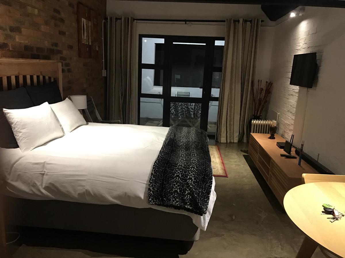 Mk Entire * Johannesburg