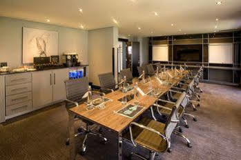 Hotel Southern Sun Grayston Sandton 4*