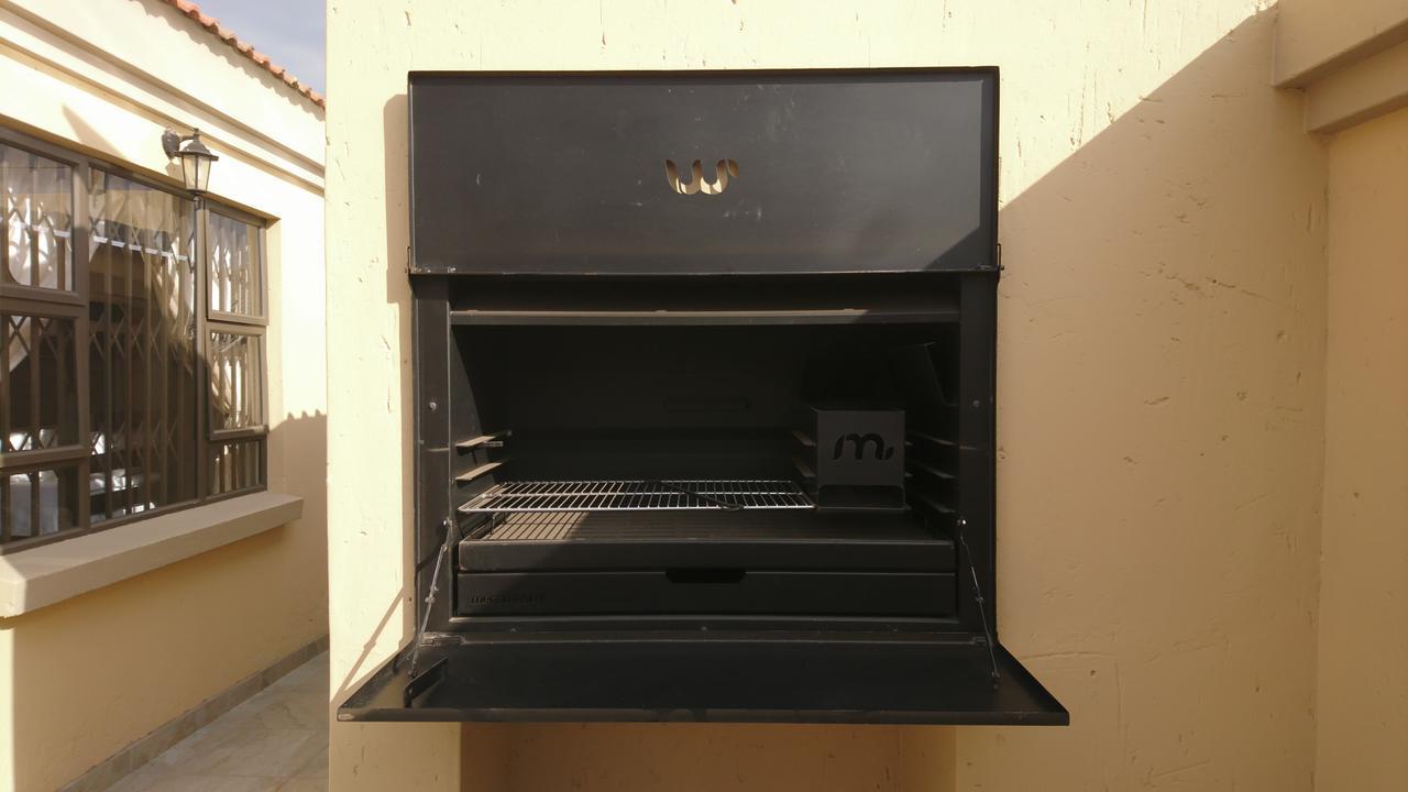 Vilakazi Backpackers Hostel *