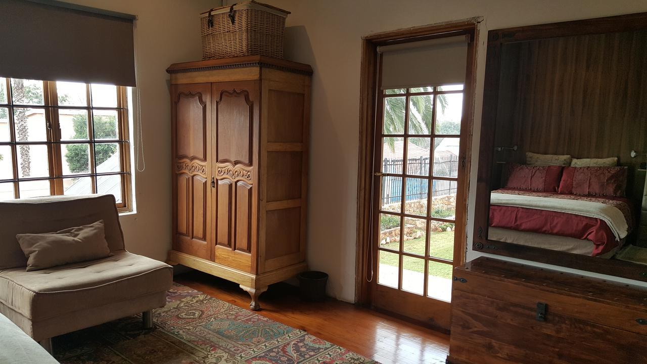 Old World Charm In The 3* Johannesburg