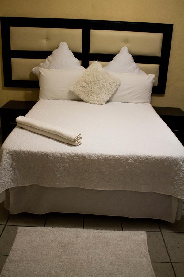 Lodge Leboss Guest *