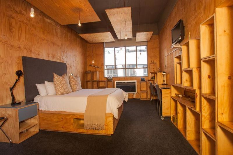 Main Street Life Aparthotel