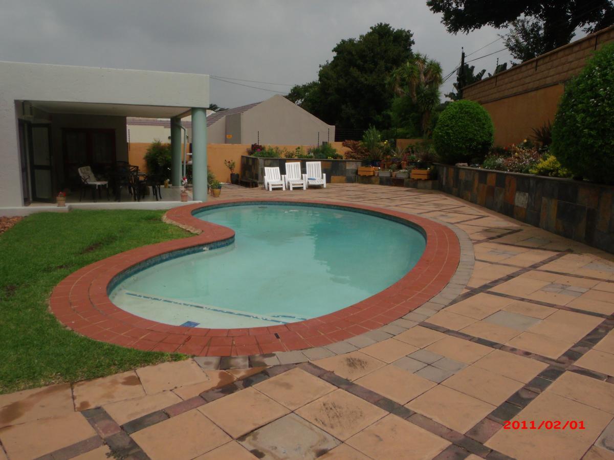 Spacious Garden * Johannesburg