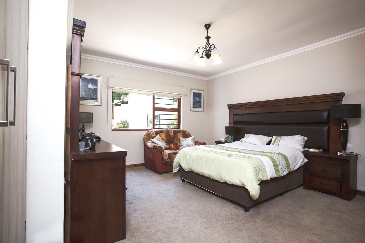 Spacious Garden * Johannesburg