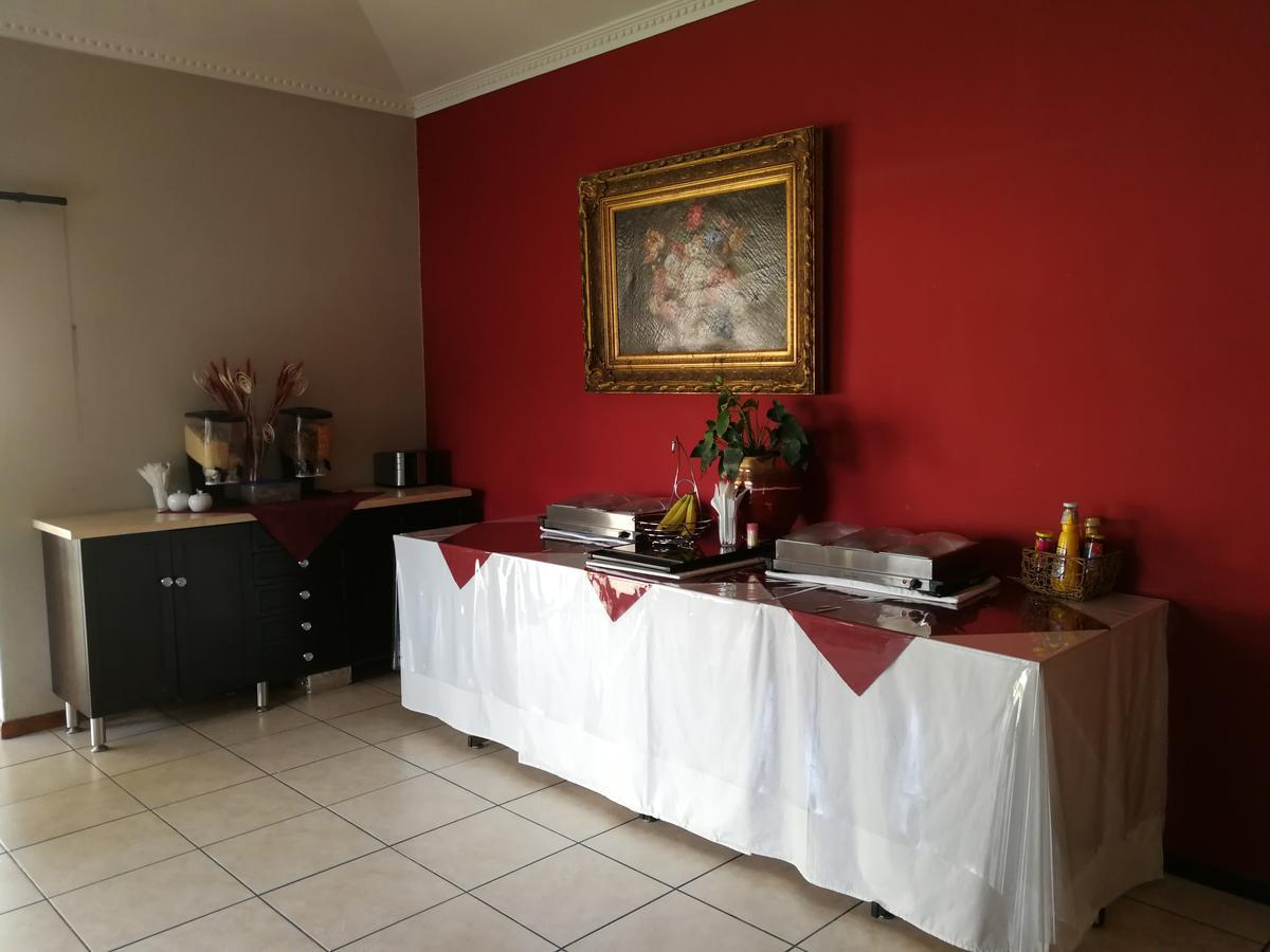 47 On Preston Nhà khách Johannesburg