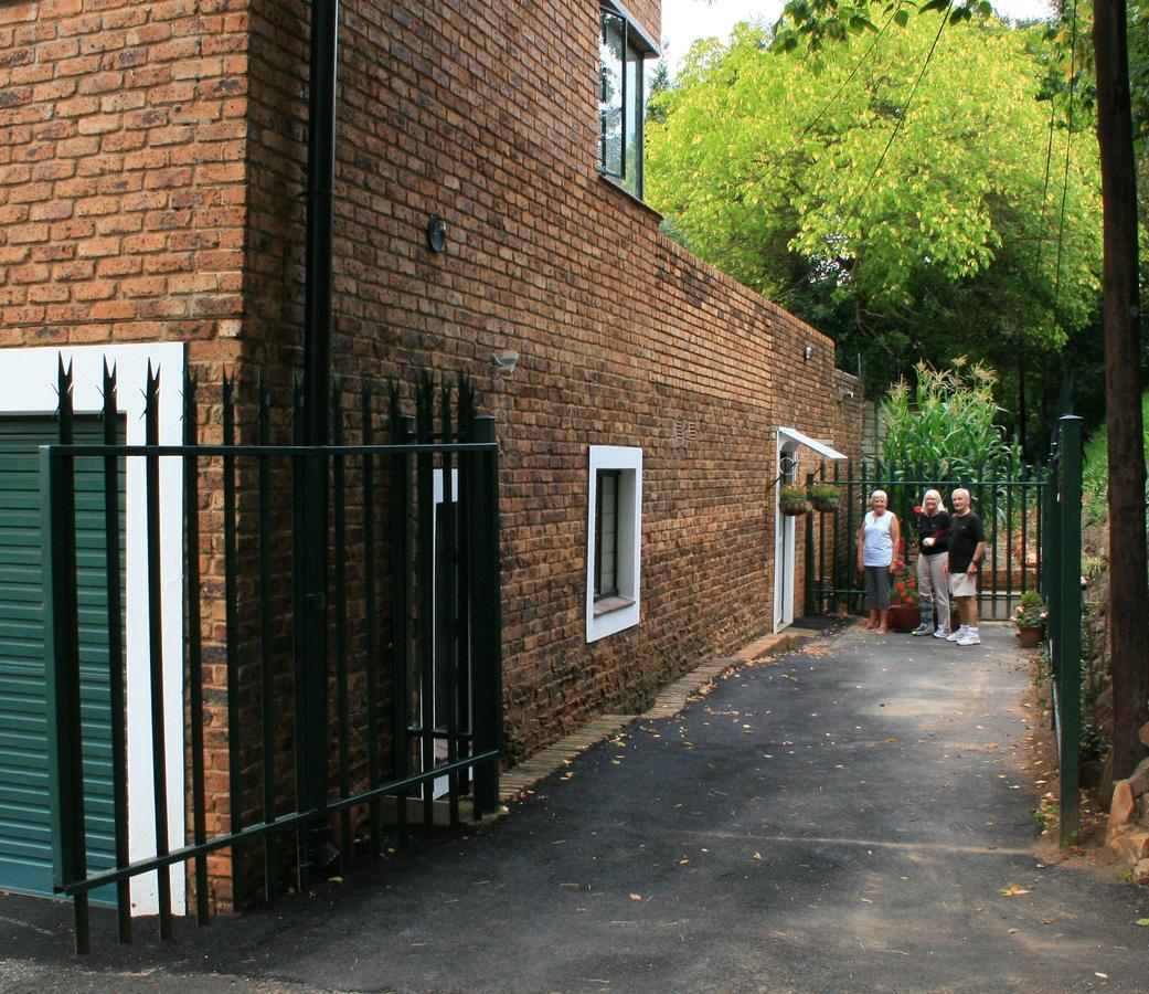 Spacious In Parkhurst Guest house Johannesburg