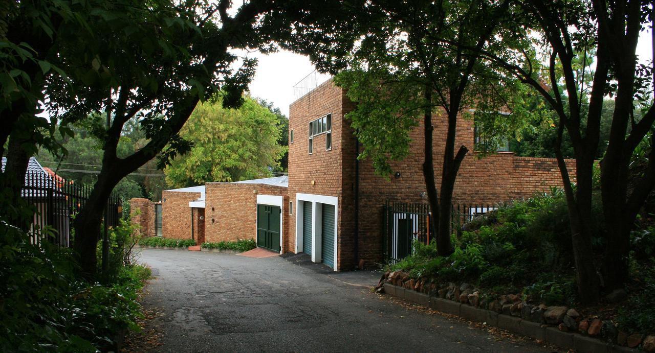 Spacious In Parkhurst Guest house *