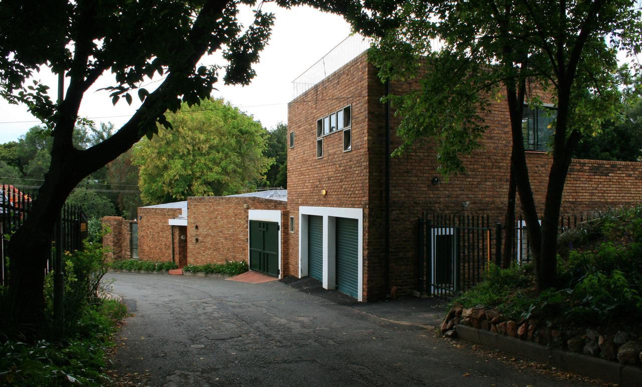 Casa de hóspedes Spacious In Parkhurst Joanesburgo