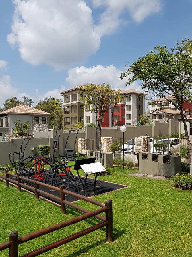 Nova Luxury Suites Lonehill Apartment