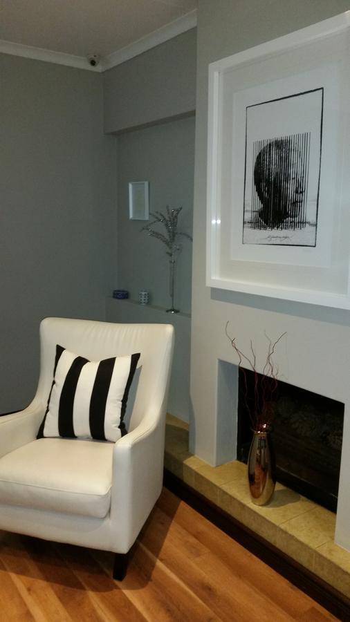 Rosebank By Claires 2*