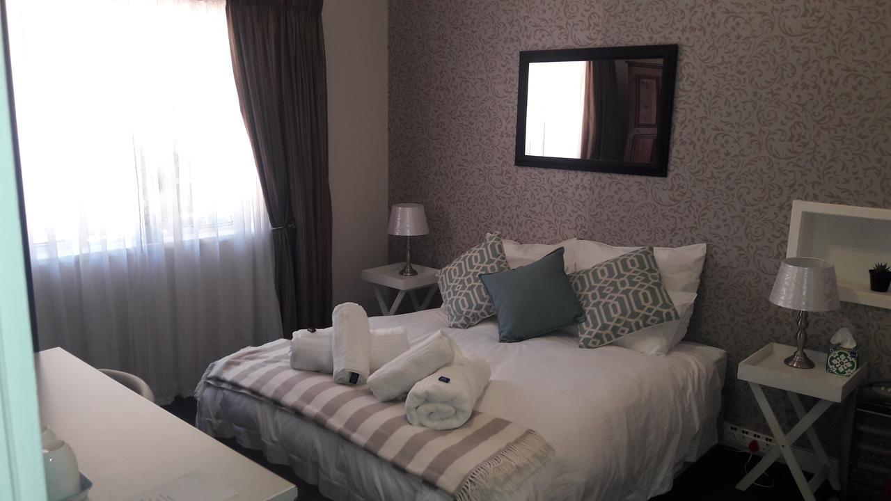 R & R's Retreat * Johannesburg