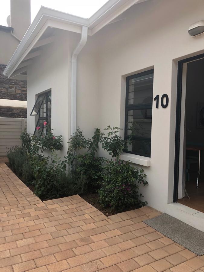 Rosebank New Ashford Executive Suites Apartment *