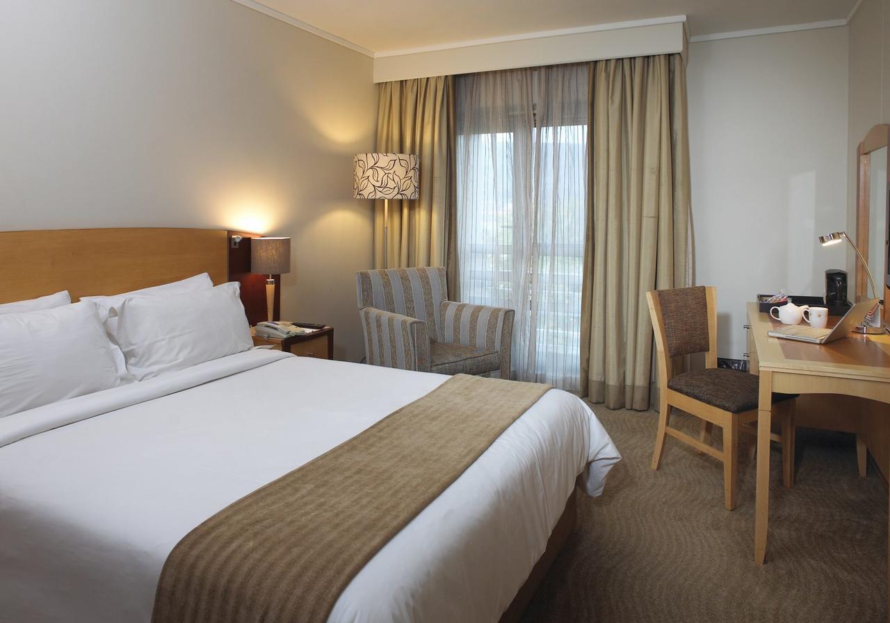 Garden Court Eastgate Hotel 3*