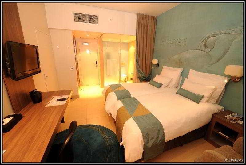Hotel Peermont Metcourt At Emperors Palace 3*