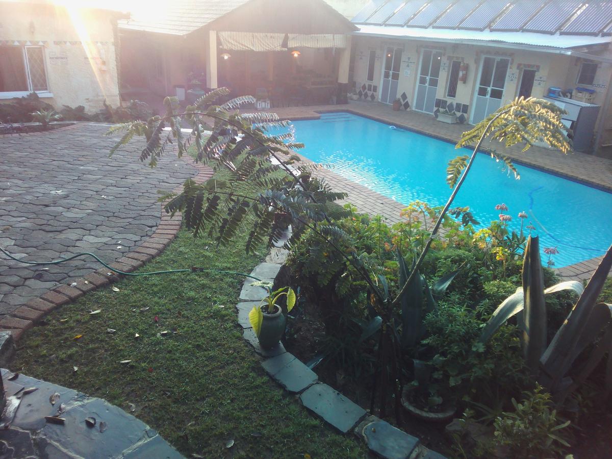 Hostel Accoustix Backpackers *