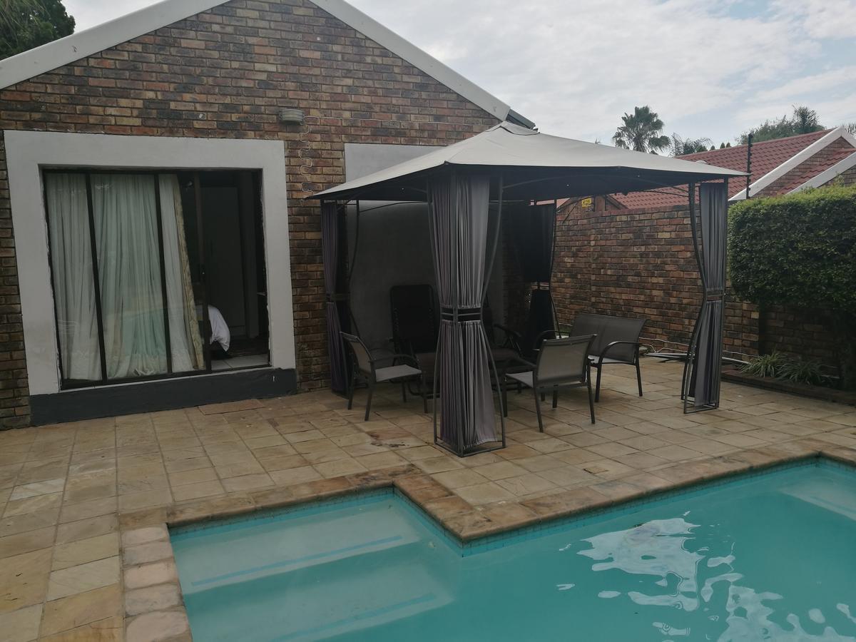 Corgi 4* Johannesburg