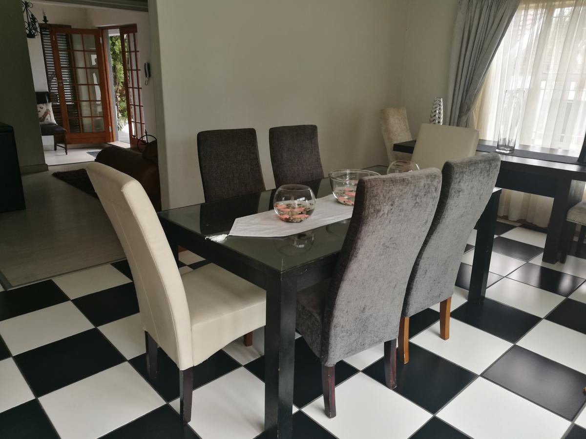 Guest house Corgi 4*