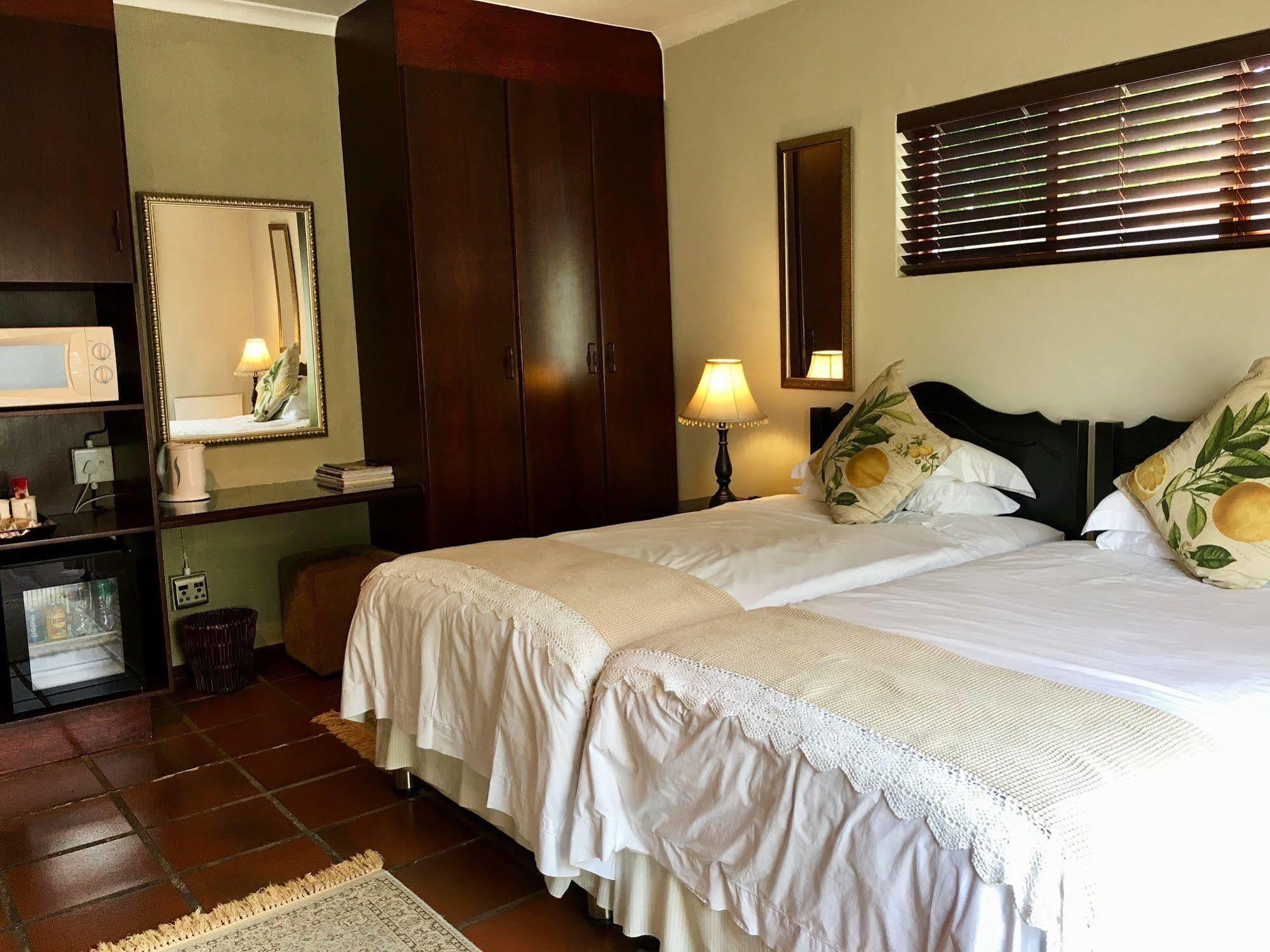 Dunvegan Execu Lodge *