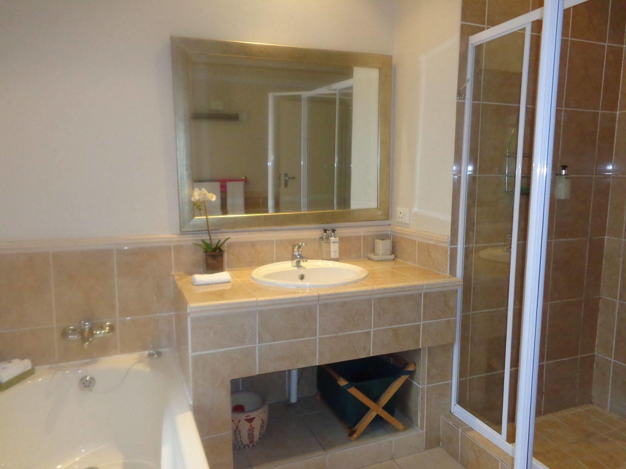 Thatchfoord Guest house Johannesburg