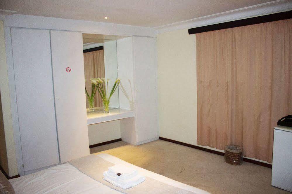 Noraclox Bed & Breakfast Johannesburg