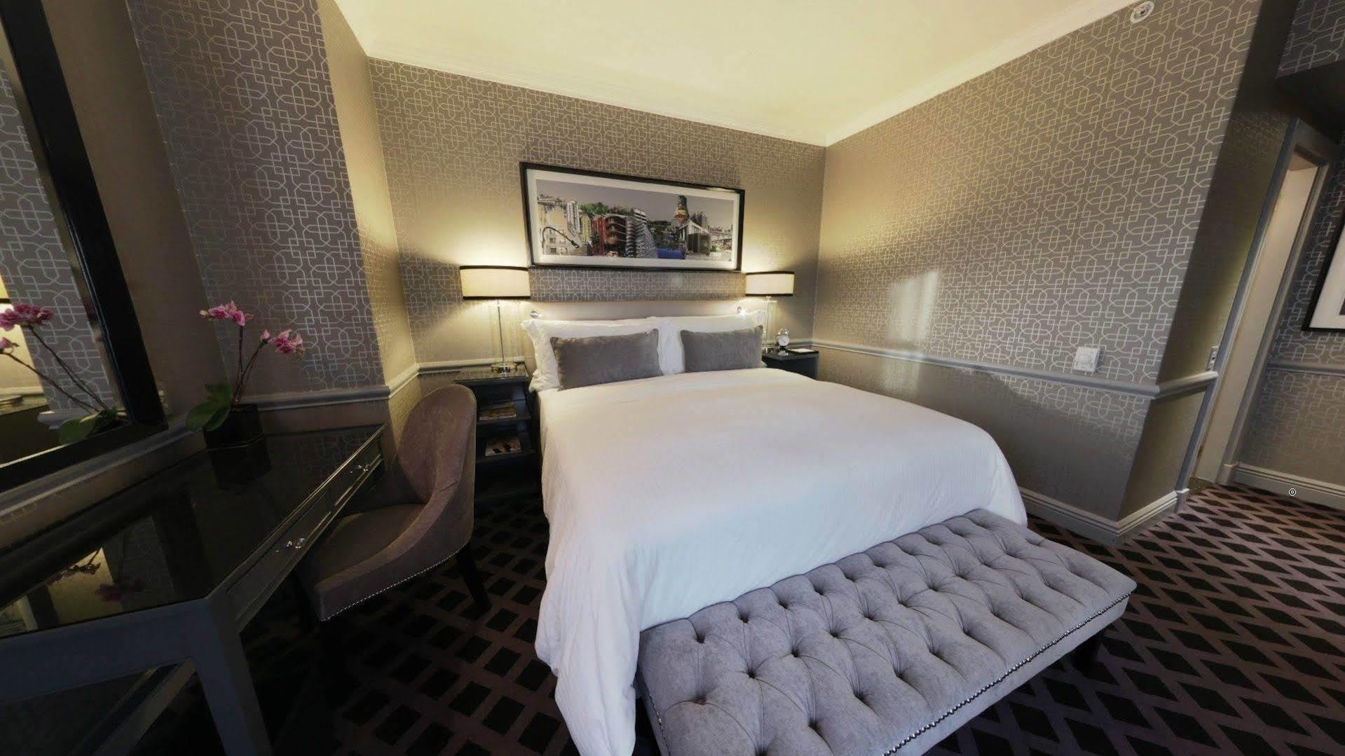 54 On Bath, Rosebank Khách sạn