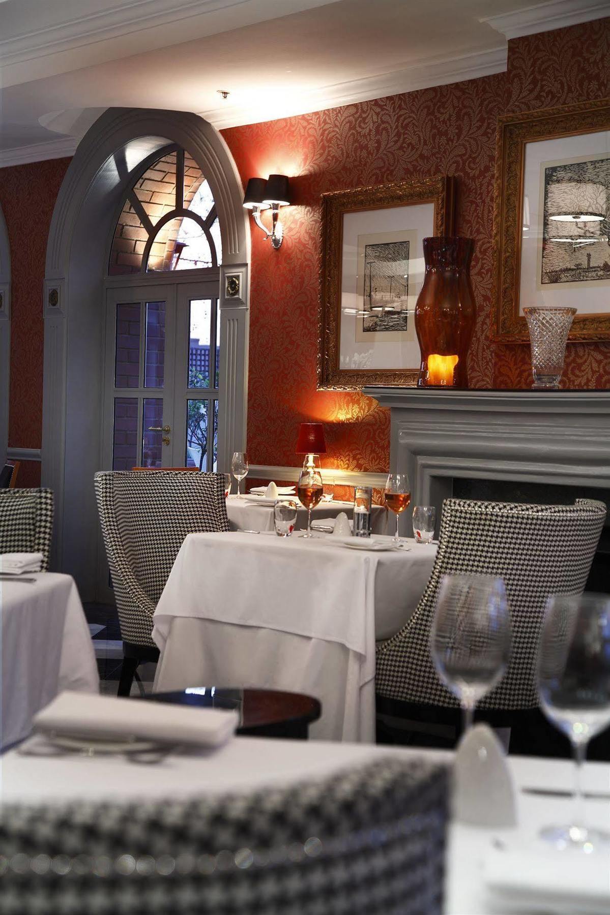 54 On Bath, Rosebank 5*