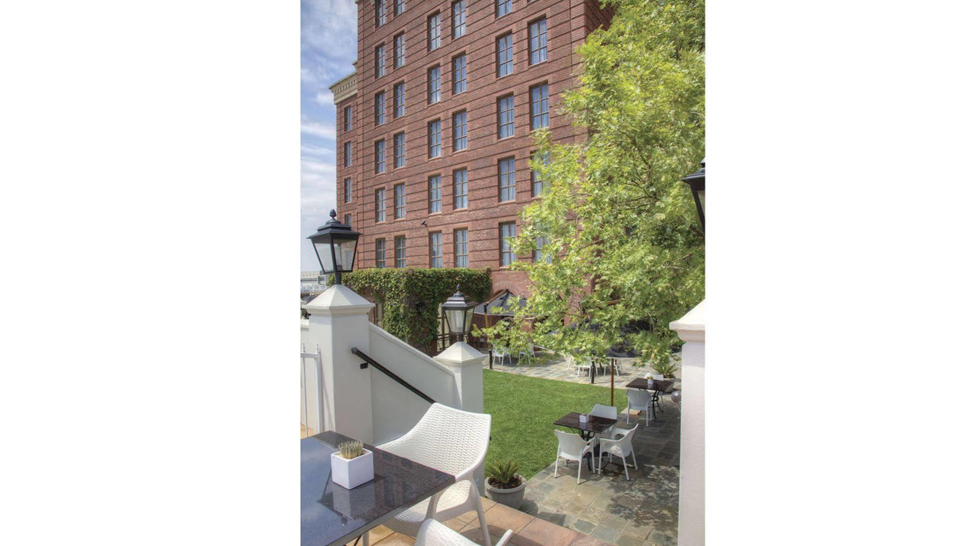 54 On Bath, Rosebank